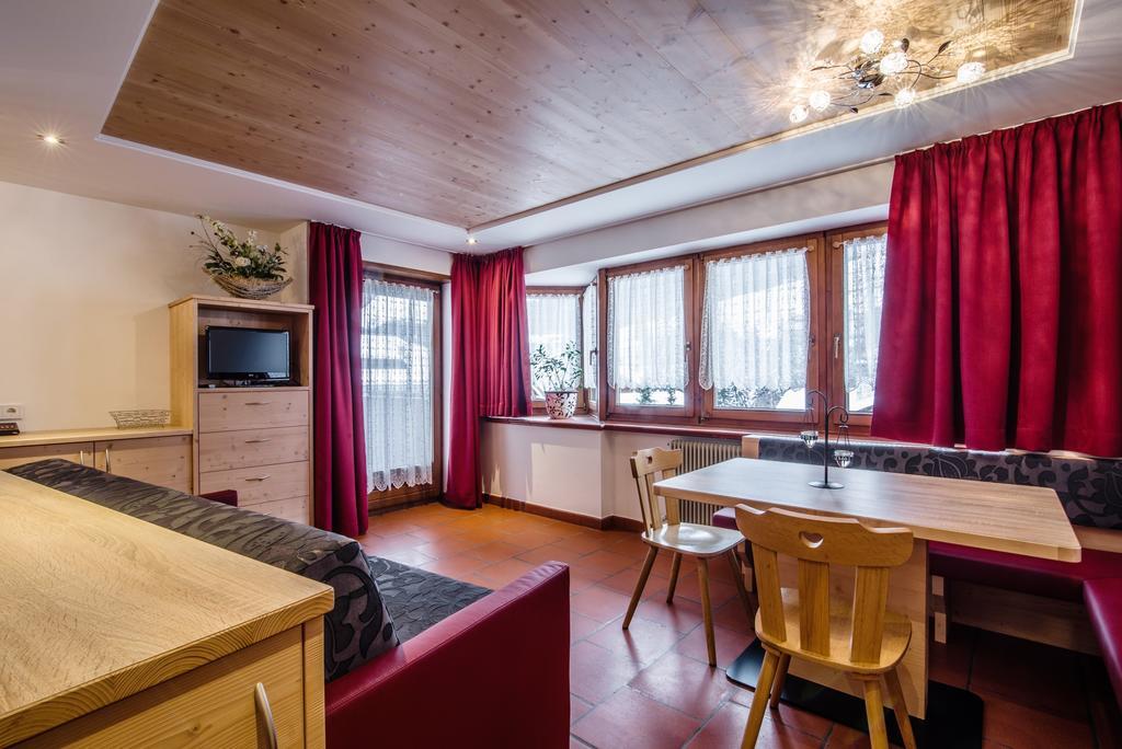 Residence A Val San Cassiano  Habitación foto
